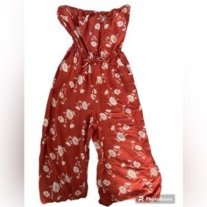 hollister floral jumpsuit